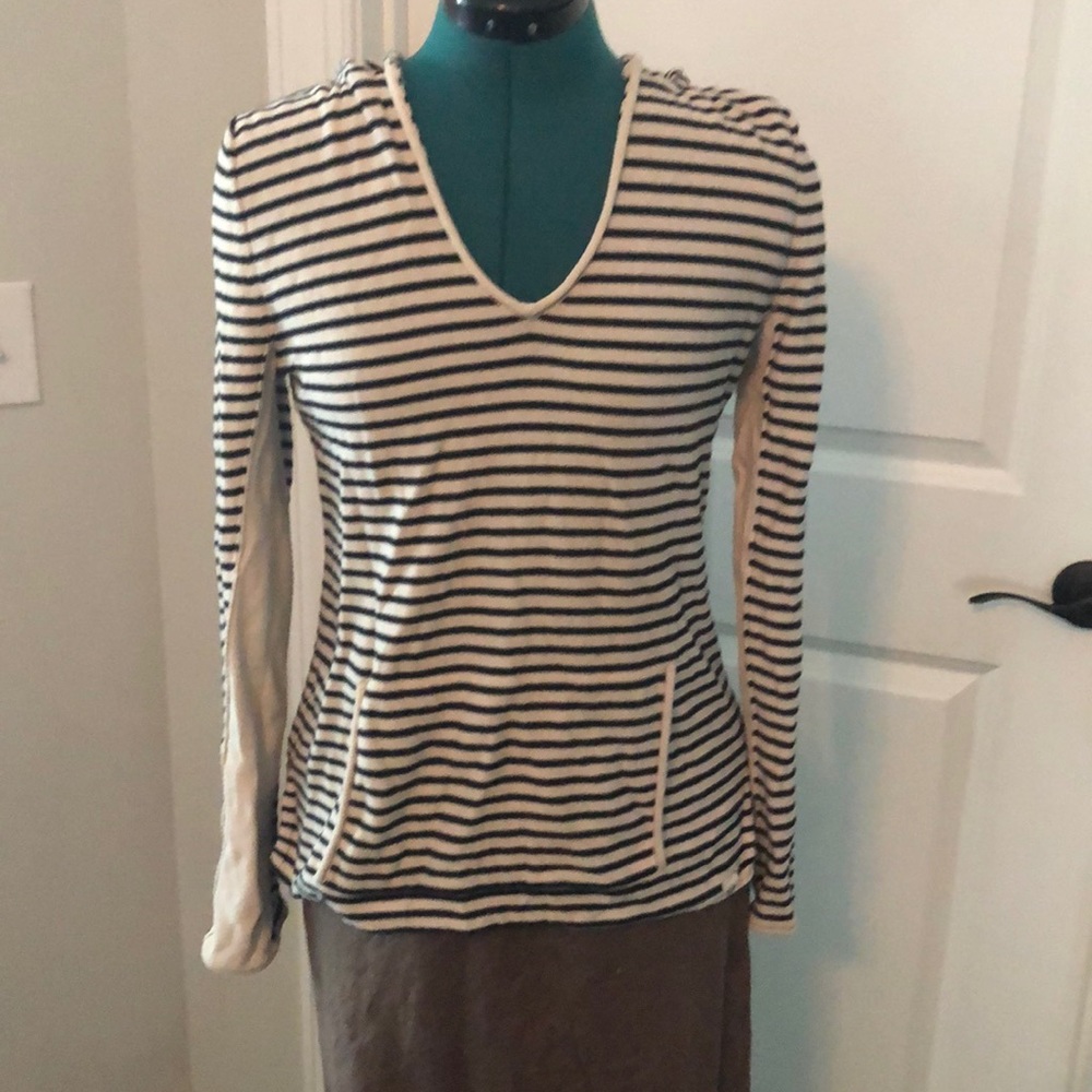 Hooded sweater